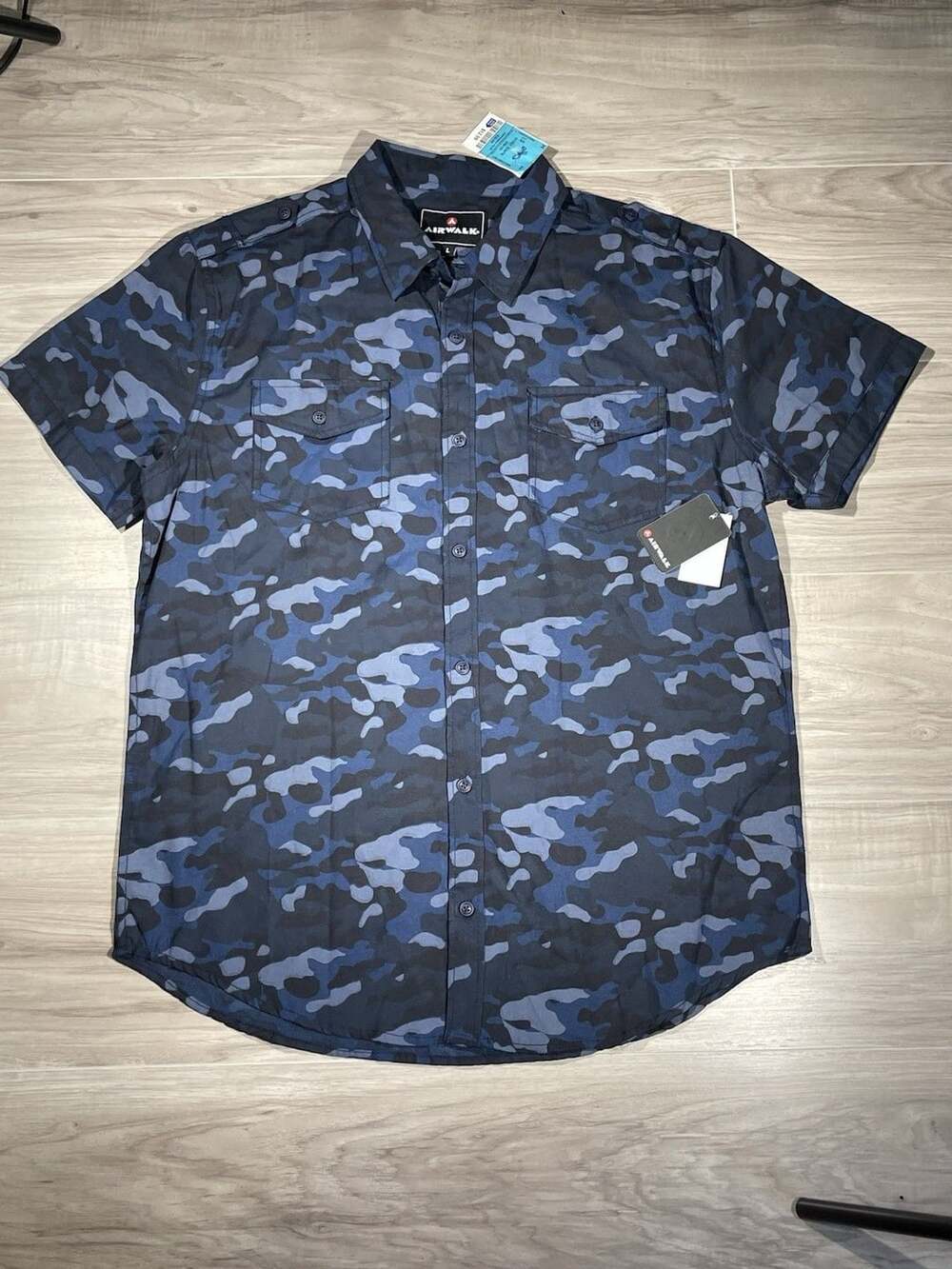 Airwalk Mens Blue Camo Short Sleeve Camp Shirt Large GUC